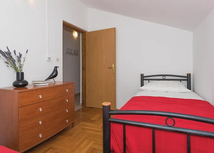 Two-bedroom In Apartamento *