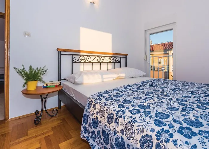 Two-bedroom In アパート *